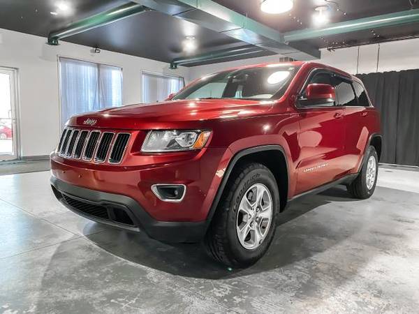 2014 Jeep Grand Cherokee 4WD 4dr Laredo - cars & trucks - by dealer... for sale in Ontario, NY – photo 4