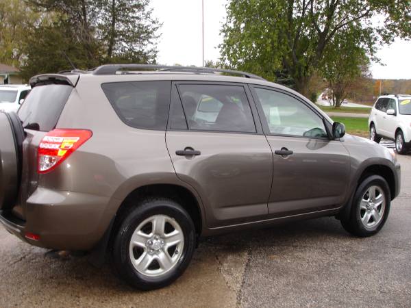 2010 TOYOTA RAV4 4X4 SUV! 2 OWNERS! NEW BRAKES! for sale in Germantown, WI – photo 4