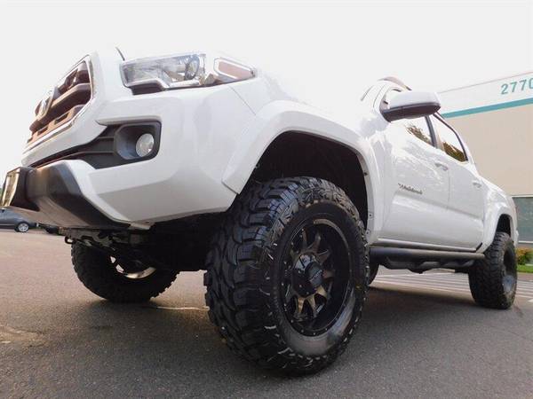 2016 Toyota Tacoma SR5 V6 Double Cab 4X4 / LIFTED w/ NEW 33 MUD TIRE... for sale in Portland, OR – photo 8