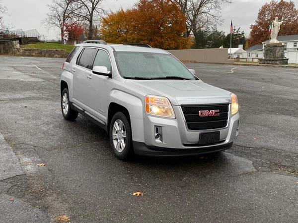 2013 GMC Terrain AWD 4dr SLE w/SLE-2 -EASY FINANCING AVAILABLE -... for sale in Bridgeport, NY – photo 2