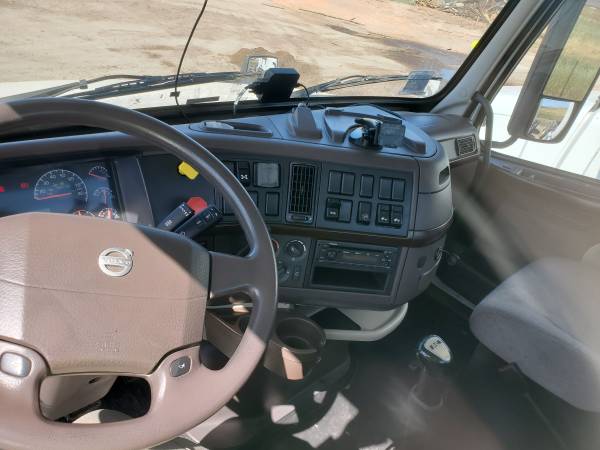 VOLVO VNL 2014 130k miles for sale in Brentwood, CA – photo 6