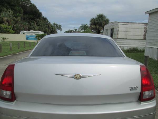 EON AUTO 2006 CHRYSLER 300 LOADED LEATHER FINANCE WITH $995 DOWN -... for sale in Sharpes, FL – photo 6