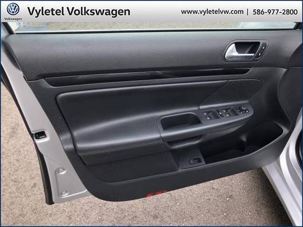2013 Volkswagen Jetta SportWagen wagon 4dr DSG TDI w/Sunroof & Nav -... for sale in Sterling Heights, MI – photo 16
