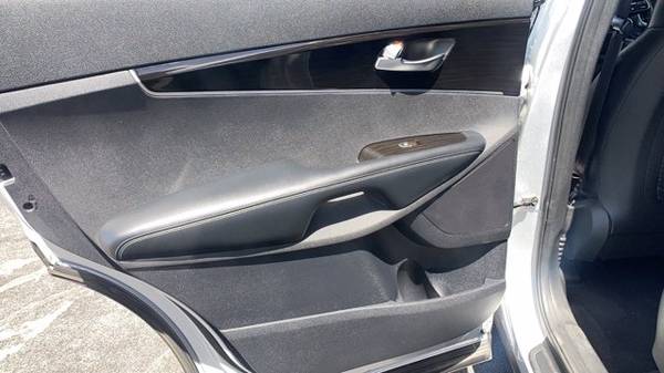 2019 Kia Sorento EX V6 hatchback Sparkling Silver for sale in Carson City, NV – photo 13