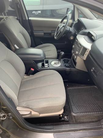 2005 Mitsubishi Endeavor - cars & trucks - by owner - vehicle... for sale in Caledonia, WI – photo 4