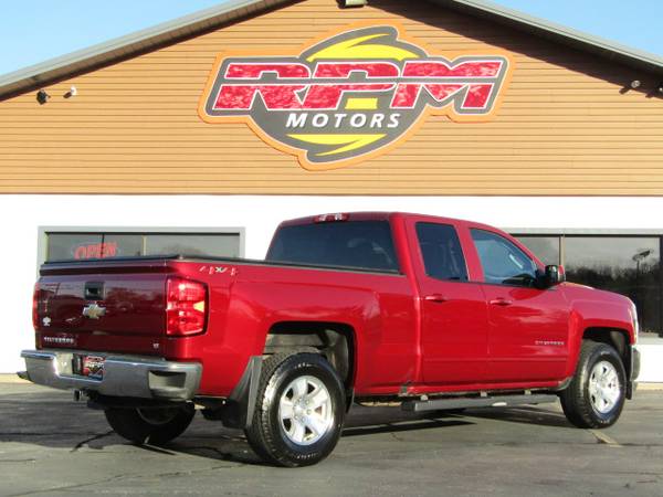 2018 Chevy Sivlerado LT 4x4 - Low Miles! - cars & trucks - by dealer... for sale in New Glarus, WI – photo 5