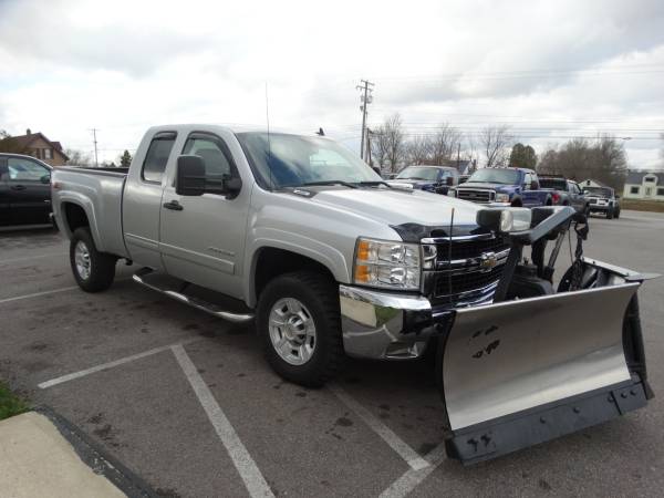 ** 63K Chevrolet 2500HD LT Plow Truck ** - cars & trucks - by dealer... for sale in Medina, OH – photo 4