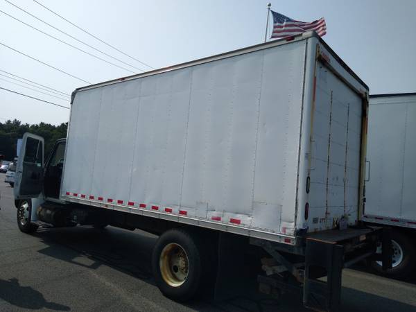 2007 INTERNATIONAL 4300 18' BOX TRUCK - LIFTGATE - LOW MILES - cars... for sale in West Springfield, MA – photo 4