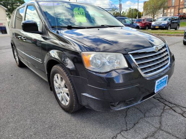 2008 Chrysler Town and Country signature series loaded double dvd -... for sale in Lyons, NY – photo 7