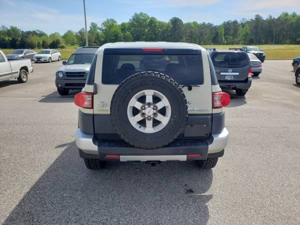 2008 TOYOTA FJ CRUISER 4WD ( ONLY 188K MILES) - - by for sale in Clanton, AL – photo 4