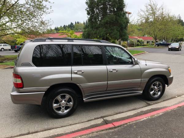 2006 Toyota Land Cruiser 4WD - Navigation, Third Row, Clean title for sale in Kirkland, WA – photo 4