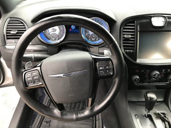 2012 Chrysler 300 S * 5.7L V8 Hemi * Heated Leather Seats * for sale in Green Bay, WI – photo 11
