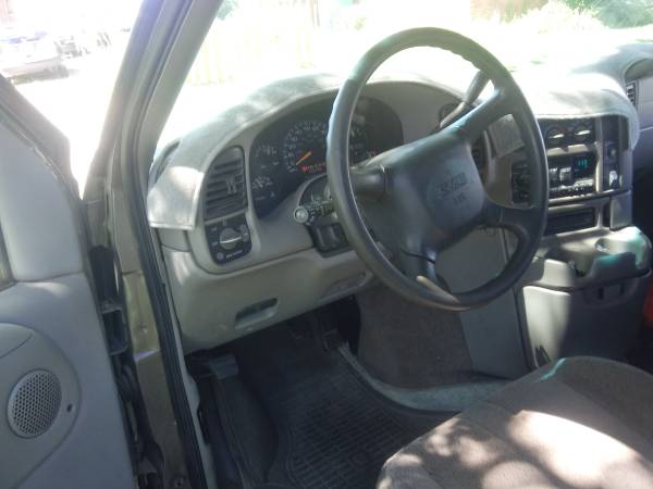 Safari / Astro van minivan - cars & trucks - by owner - vehicle... for sale in Rising Sun, OH – photo 11