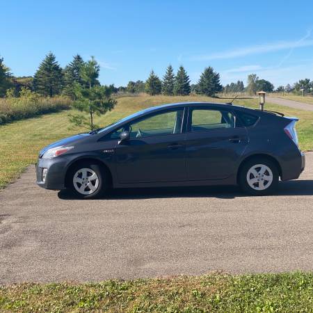 2011 Toyota Prius Hatchback - cars & trucks - by owner - vehicle... for sale in Houlton, MN – photo 6