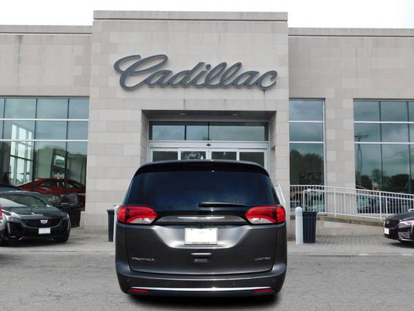 2020 Chrysler Pacifica Limited Warranty Included - Price Negotiable for sale in Fredericksburg, VA – photo 3