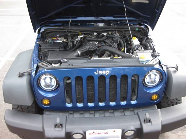 2010 Jeep Wrangler Sport 4X4 Automatic LOW MILES / CLEAN HISTORY -... for sale in Olympia, WA – photo 11