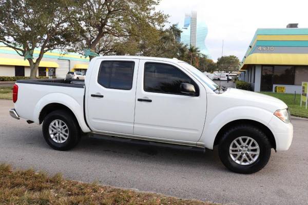 2015 Nissan Frontier SV 4x2 4dr Crew Cab 5 ft SB Pickup 5A 999 for sale in Davie, FL – photo 11