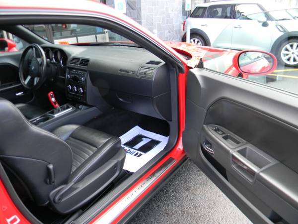 2009 Dodge Challenger RT 5 7L V8 HEMI POWERED WITH 6-SPEED MANUAL for sale in Plaistow, MA – photo 18