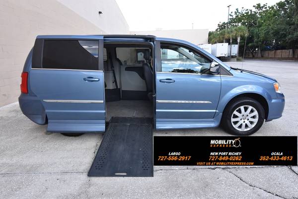 2011 Chrysler Town & Country wheelchair handicap accessible van for sale in New Port Richey , FL