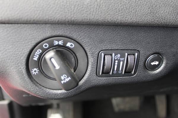 *52,000 Miles* 2014 Chrysler 300 S V6 Navi Sunroof Leather Backup Cam for sale in Louisville, KY – photo 17
