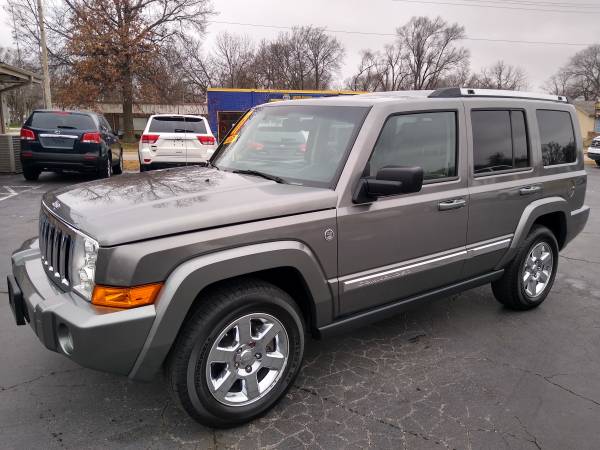 2007 Jeep Commander Limited V-8 4X4 ! Priced to move ! - cars & for sale in Spring Hill, MO – photo 2