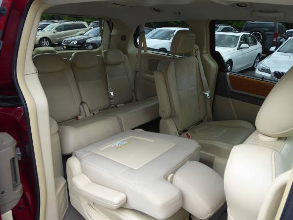 2008 Chrysler Town and Country Limited 4dr Mini Van for sale in CHANTILLY, District Of Columbia – photo 13
