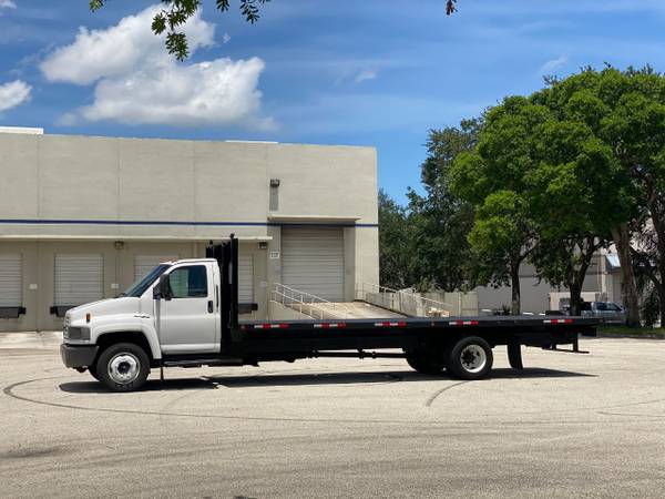 2005 GMC C5500 24 Foot Flatbed 8 1L Gas - - by for sale in West Palm Beach, FL – photo 3
