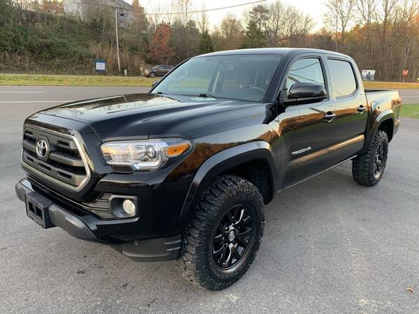 2017 TOYOTA TACOMA SR5* 4X4 * 1 OWNER * Towing Pkg * Brand New Tires... for sale in Sevierville, TN – photo 3