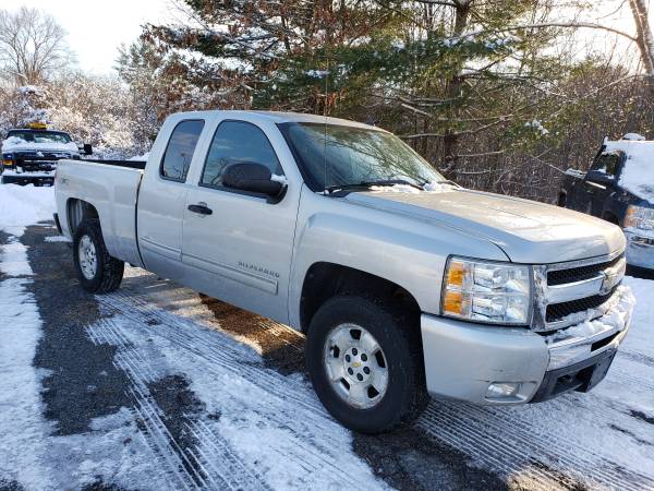2011 Chevy Silverado 1500 X-Cab LT 4WD - Very clean for sale in West Bridgewater, MA – photo 2
