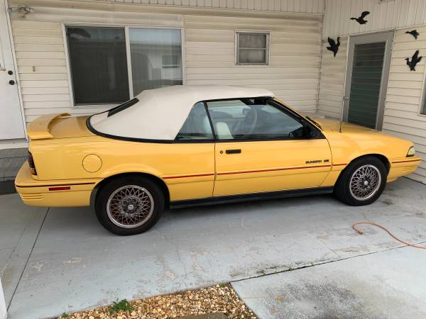 1992 Pontiac Sunbird Convertible - cars & trucks - by owner -... for sale in Sarasota, FL – photo 2