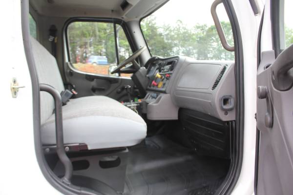 2005 Freightliner Single axle Dump truck cat c7 - - by for sale in Greenville, SC – photo 13
