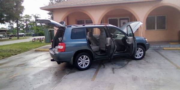 2007 Toyota Highlander - Financing Available! - cars & trucks - by... for sale in Fort Pierce, FL – photo 22