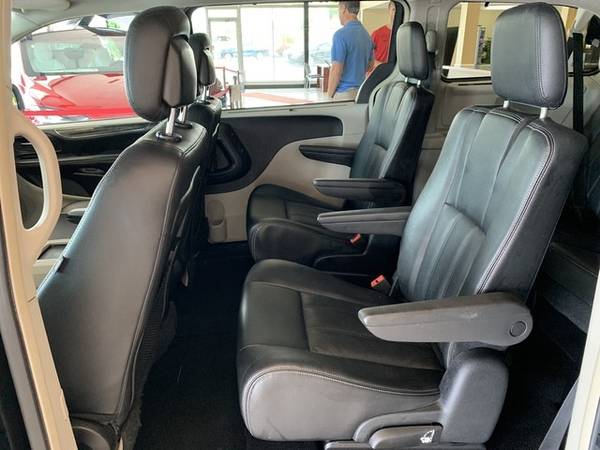 *2016* *Chrysler* *Town Country* *Touring-L Anniversary Edition* -*... for sale in Tallmadge, MI – photo 12