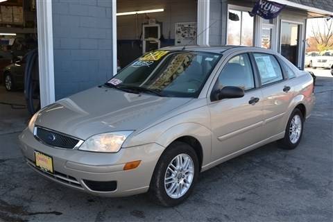 2007 Ford Focus 4dr Sdn S - cars & trucks - by dealer - vehicle... for sale in Cuba, MO – photo 3