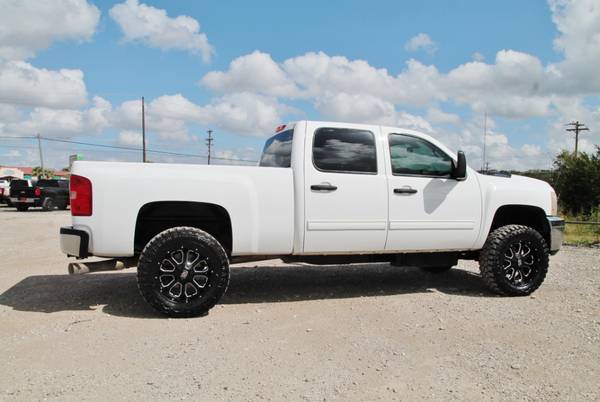 2014 CHEVROLET 2500 LT 4x4 - LOW MILES- DIESEL- COGNITO- NEW 20s &... for sale in Liberty Hill, IA – photo 14