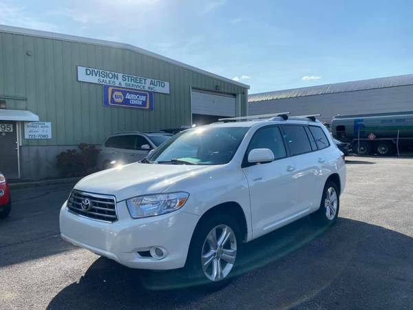 2010 Toyota highlander limited - cars & trucks - by dealer - vehicle... for sale in Pawtucket, RI – photo 2