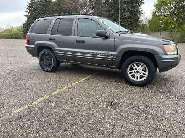 2004 Jeep Grand Cherokee - - by dealer - vehicle for sale in Waterford, MI – photo 2