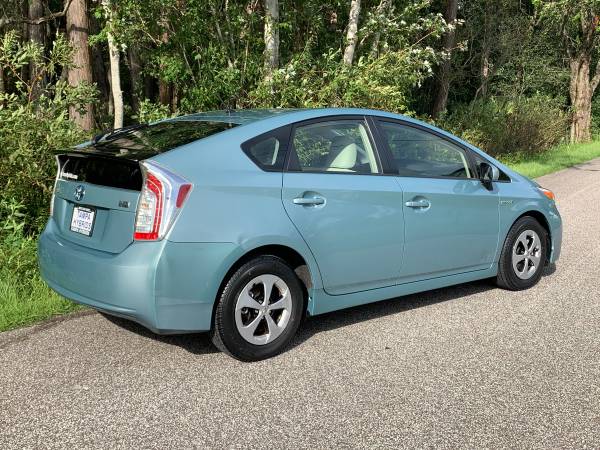 2014 Toyota Prius Hybrid Rear Camera Bluetooth USB ONLY 63K MILES -... for sale in Lutz, FL – photo 4