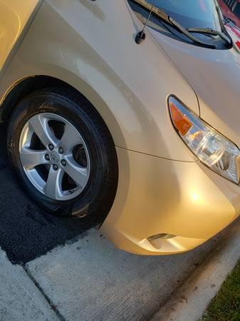 Toyota Sienna LE 2012 Gold 8 seat for sale in Woodbridge, District Of Columbia – photo 11