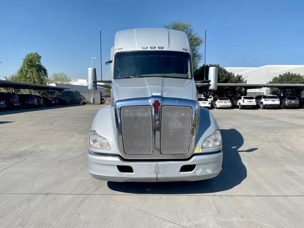 2015 KENWORTH T680 SLEEPER TRUCK - cars & trucks - by dealer -... for sale in Phoenix, AZ – photo 3