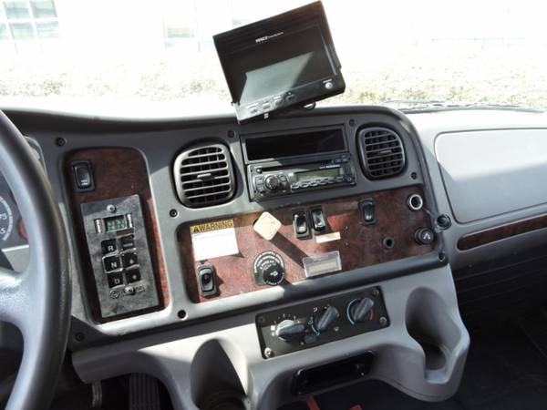 2011 FREIGHTLINER M2 22 FOOT BOX TRUCK with for sale in Grand Prairie, TX – photo 18