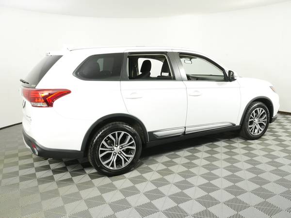 2017 Mitsubishi Outlander - cars & trucks - by dealer - vehicle... for sale in Inver Grove Heights, MN – photo 9