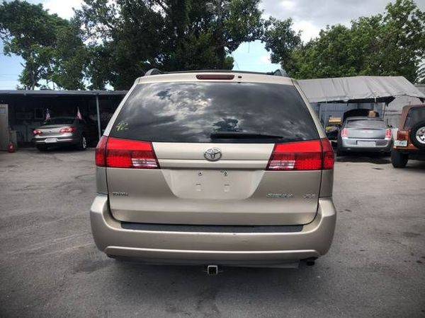 2004 Toyota Sienna XLE Minivan 4D *LARGE SELECTION OF CARS * for sale in Miami, FL – photo 5