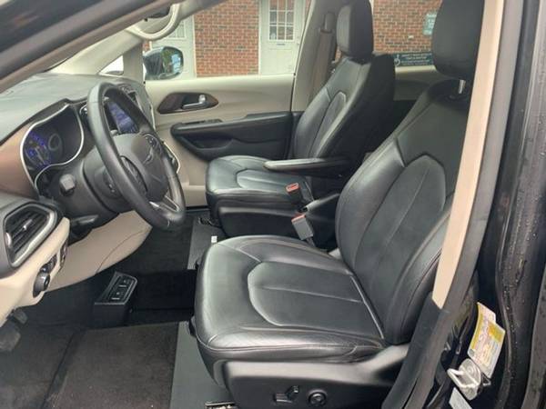 2017 Chrysler Pacifica Touring-L handicap wheelchair side for sale in Dallas, MA – photo 18