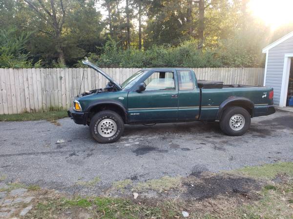 1996 chevy s10 4wd - cars & trucks - by owner - vehicle automotive... for sale in Richmond , VA – photo 2
