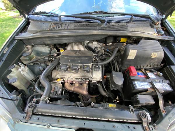 2000 Toyota Sienna XLE for sale in Newtown, CT – photo 8