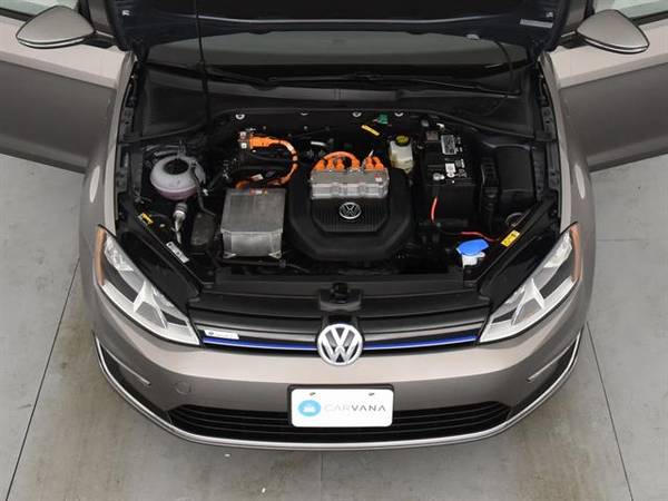 2016 VW Volkswagen eGolf SE Hatchback Sedan 4D sedan Gray - FINANCE for sale in Atlanta, CA – photo 4