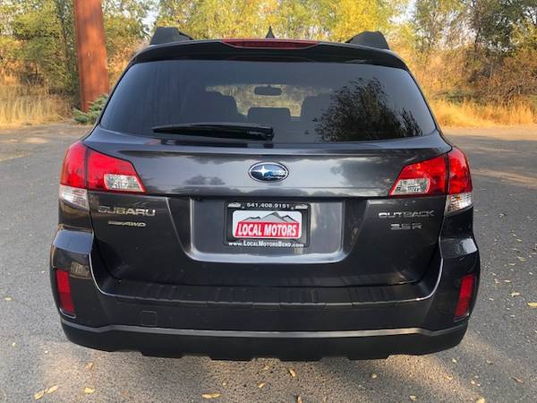 2012 Subaru Outback Limited 3.6L R AWD Wagon Leather Loaded 2 Owner... for sale in Bend, OR – photo 5