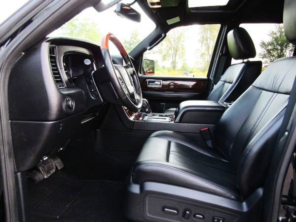 2017 Lincoln Navigator AWD - Low Miles! Loaded! - cars & trucks - by... for sale in New Glarus, WI – photo 10
