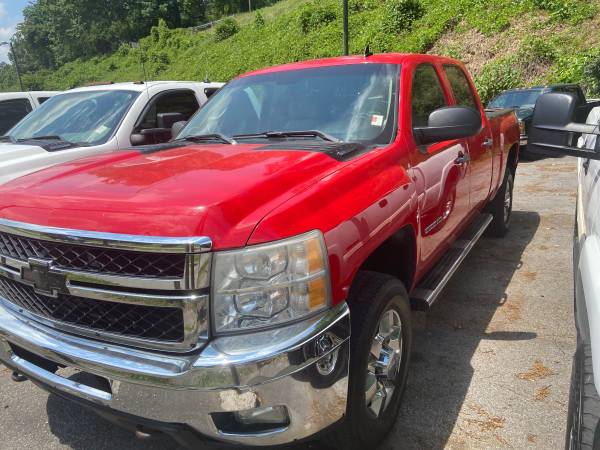 REDUCED!!2011 Chevy Silverado CREW 2500 TUNED!! - cars & trucks - by... for sale in Knoxville, TN – photo 2